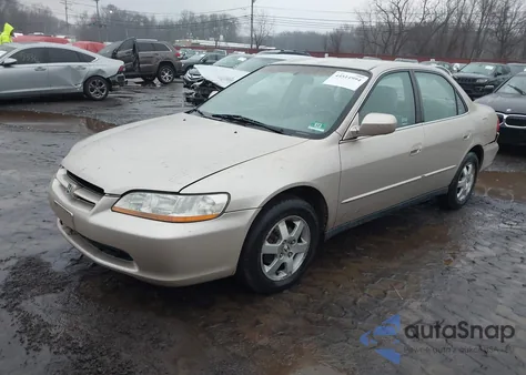 2000 Honda Accord 2.3 Se from USA, damaged, VIN 1HGCG6696YA071745